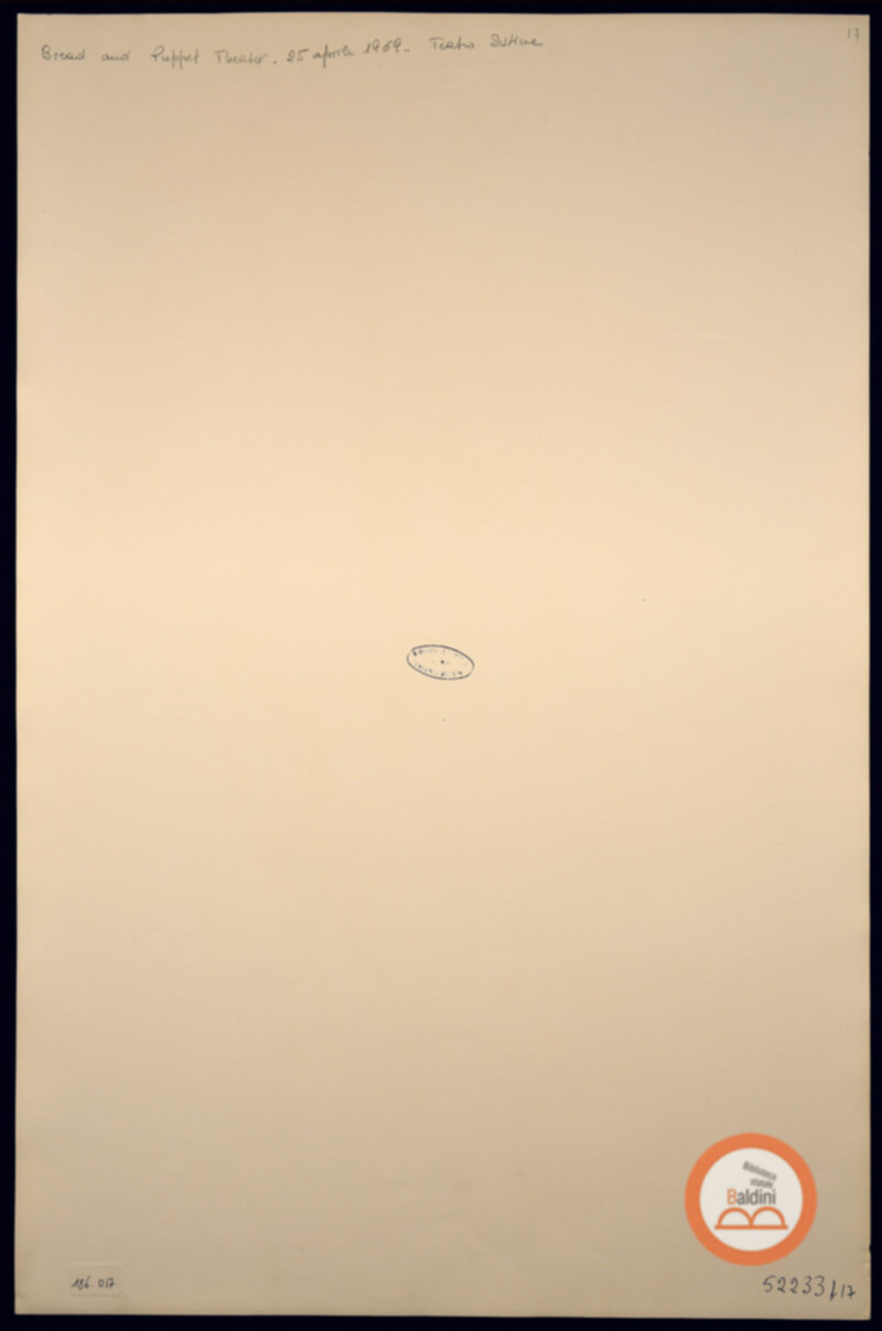 Immagine di Maschere e fantocci del Bread and Puppet Theatre, di New York, verso